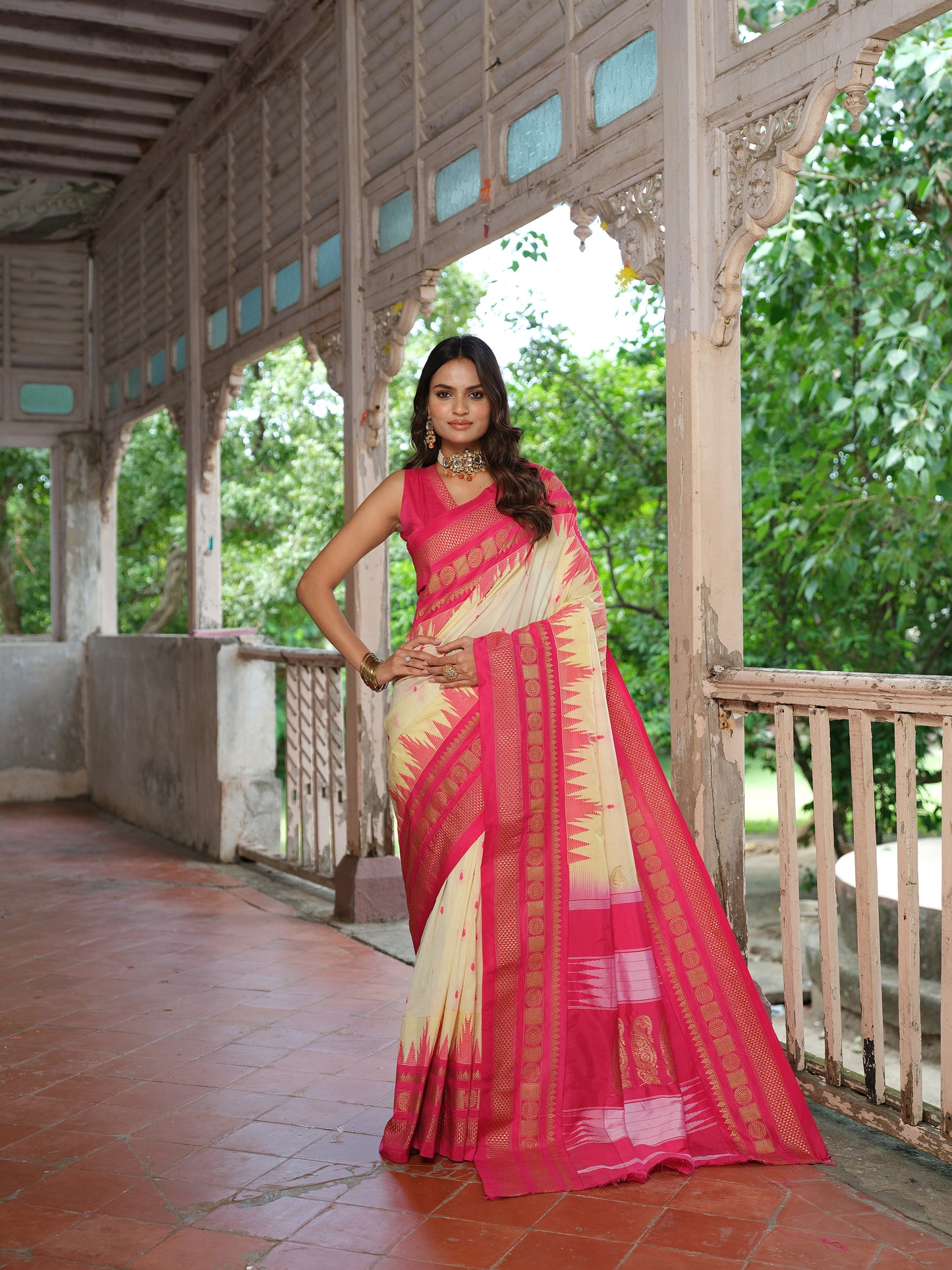 OFF WHITE WITH PINK - MASARAI COTTON TOPE PALLU